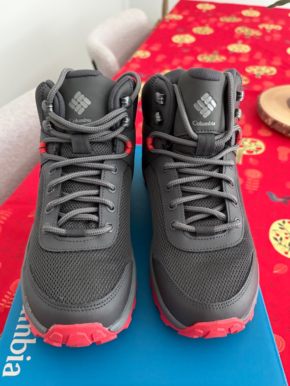 Columbia Women’s Trailstorm Ascend Mid WP Hiking Boots – Size 7.5 – Gray